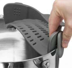 SensaHome- Siliconen Vergiet - Keuken Afgietdeksel - Afgiethulp - Siliconen - BPA Vrij - Grijs -Beste Kampeer Winkel 1200x1144 4