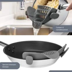 SensaHome- Siliconen Vergiet - Keuken Afgietdeksel - Afgiethulp - Siliconen - BPA Vrij - Grijs -Beste Kampeer Winkel 1200x1200 1165