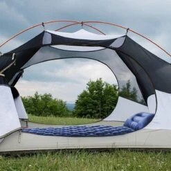 TRVLMORE Slaapmat - Zelfopblazend - 1 Persoons - Ingebouwde Pomp En Kussen - Blauw -Beste Kampeer Winkel 1200x1200 1220