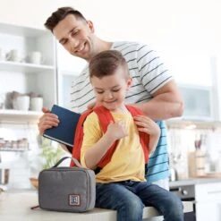 Brisby 4 Laags Geïsoleerde Koeltas - Lunchtas 1.5 Liter - Lichtgrijs -Beste Kampeer Winkel 1200x1200 403