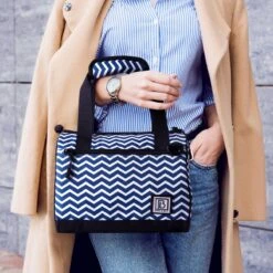 Brisby 4 Laags Geïsoleerde Koeltas - Lunchtas 10 Liter - Zigzag Blauw -Beste Kampeer Winkel 1200x1200 450