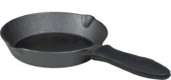 Blackwell Siliconen Handvat - Voor Gietijzeren Pannen -Beste Kampeer Winkel 1200x562 2