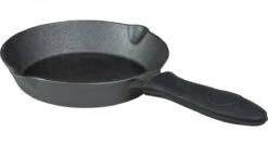 Blackwell Siliconen Handvat - Voor Gietijzeren Pannen -Beste Kampeer Winkel 1200x716 7