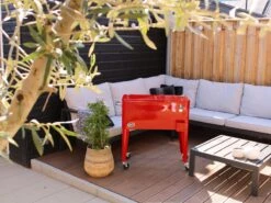 AXI Retro Cooler Rood - Koeler Met Wielen - 76L Inhoud - Koelbox Met Aftapkraan 28 AXI Retro Cooler Rood - Koeler Met Wielen - 76L Inhoud - Koelbox Met Aftapkraan -Beste Kampeer Winkel 1200x900 11