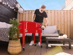 AXI Retro Cooler Rood - Koeler Met Wielen - 76L Inhoud - Koelbox Met Aftapkraan 34 AXI Retro Cooler Rood - Koeler Met Wielen - 76L Inhoud - Koelbox Met Aftapkraan -Beste Kampeer Winkel 1200x900 15