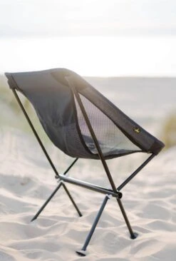 NOMAD® Campingstoel Compact | Ultra Lichtgewicht | Gemakkelijk Meenemen | Supersterk | Comfortabel | Snel Op Te Zetten -Beste Kampeer Winkel 810x1200